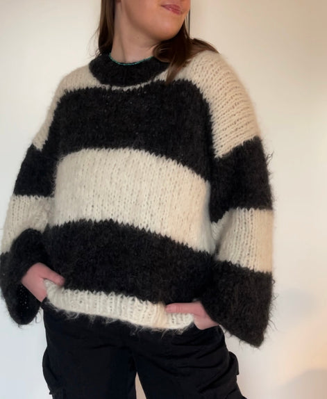 Thea sweater